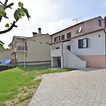 Madis & Free Bikes Apartament Pula
