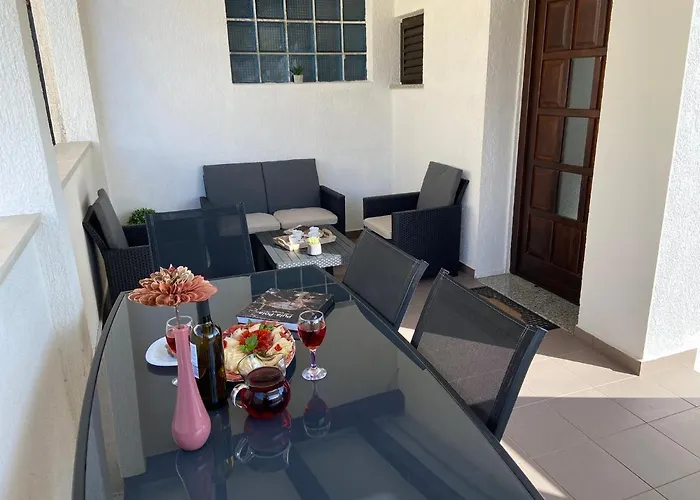 Madis & Free Bikes 풀라