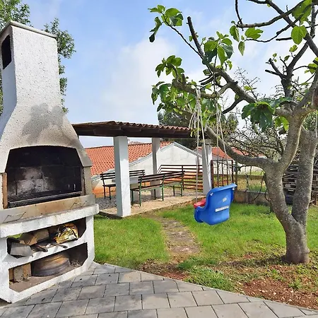 Madis & Free Bikes Apartman *